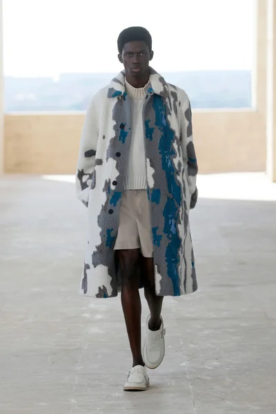 Look 38